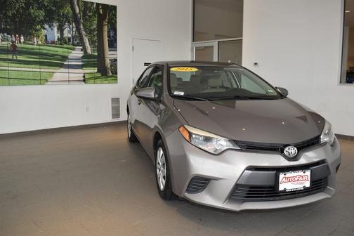 Photo 2 of 28 of 2015 Toyota Corolla LE