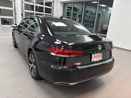 2022 Volkswagen Passat 2.0T SE