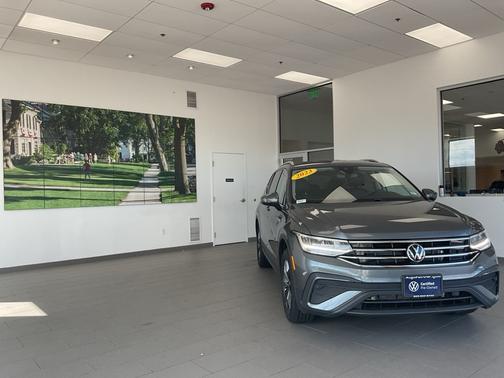 2023 Volkswagen Tiguan 2.0T SE
