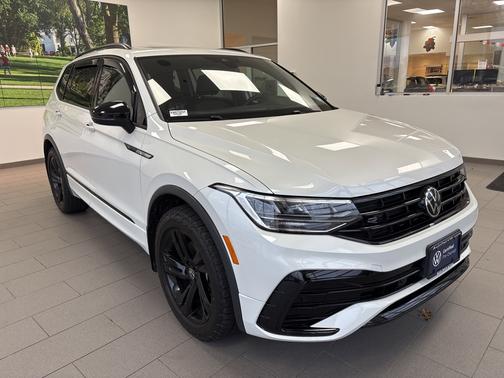 2023 Volkswagen Tiguan 2.0T SE R-Line Black