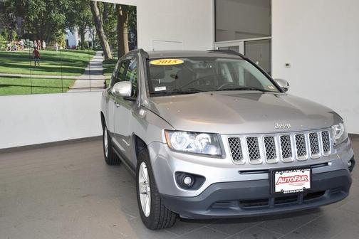 Photo 2 of 35 of 2015 Jeep Compass Latitude