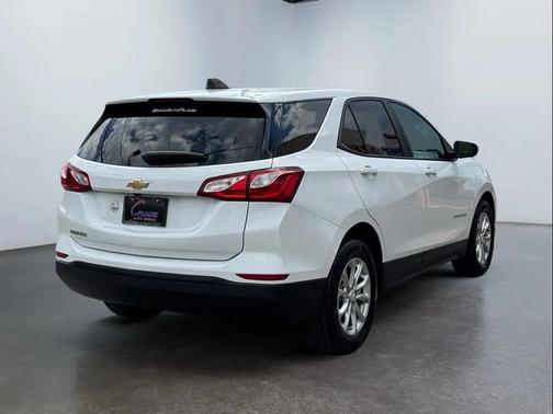 Summit White 2021 Chevrolet Equinox LS