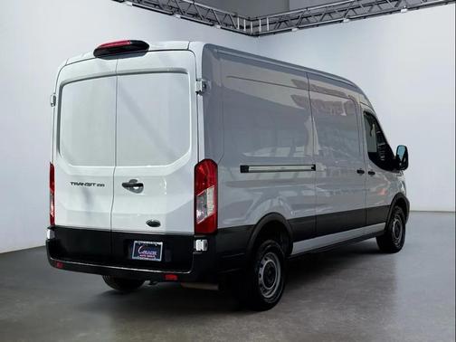 Oxford White 2025 Ford Transit-250 Base