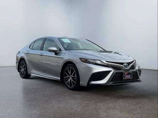 2024 Toyota Camry Hybrid SE
