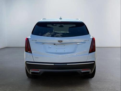 Crystal White Tricoat 2021 Cadillac XT5 Premium Luxury