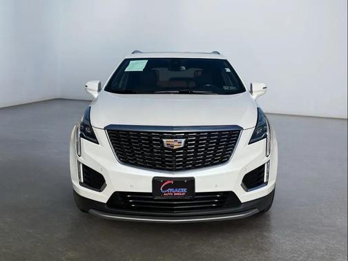 Crystal White Tricoat 2021 Cadillac XT5 Premium Luxury