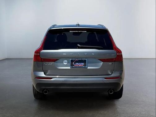 Gray 2020 Volvo XC60 T6 Momentum