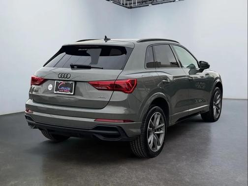 2022 Audi Q3 45 S line Premium