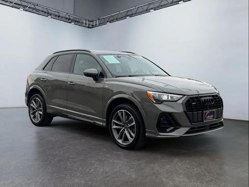 2022 Audi Q3 45 S line Premium
