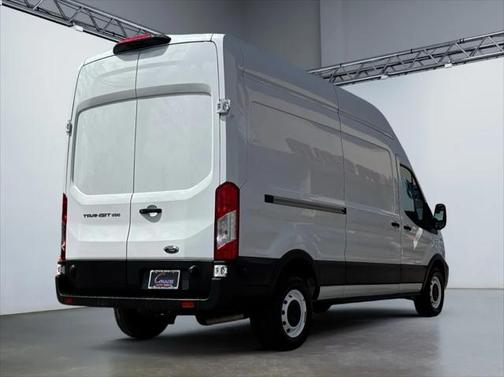 2022 Ford Transit-250 Base