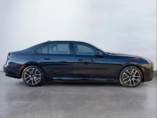 2023 BMW 760 i xDrive