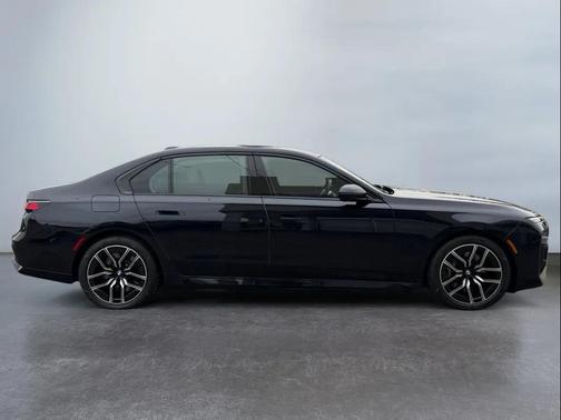 2023 BMW 760 i xDrive