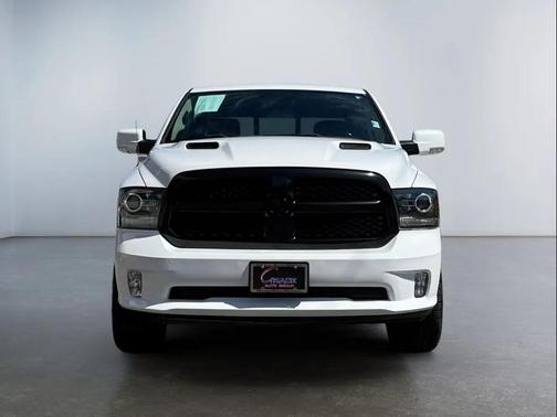 2018 RAM 1500 Night Crew Cab 4x4 6'4' Box