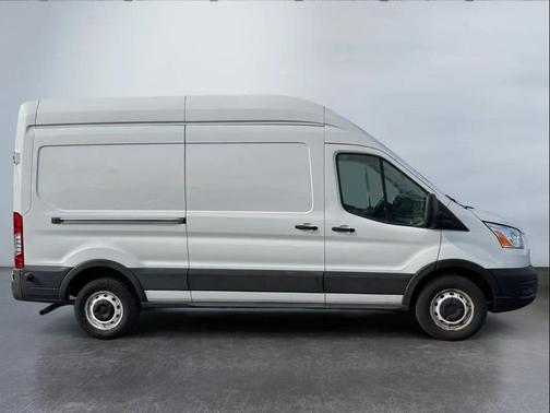 2022 Ford Transit-250 Base