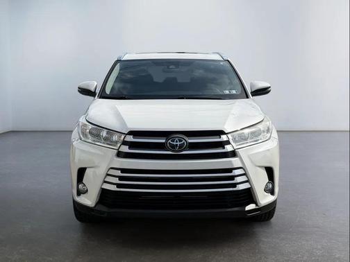 Blizzard Pearl 2019 Toyota Highlander XLE