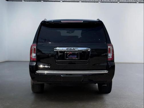 Dark Sapphire Blue Metallic 2019 GMC Yukon Denali
