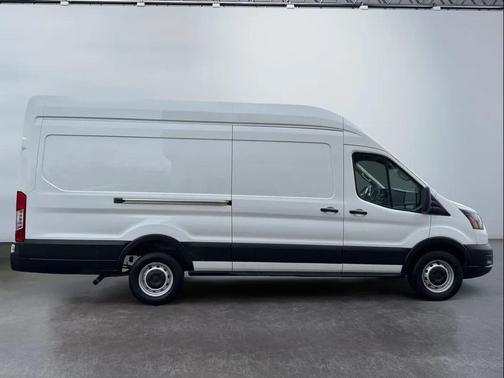 2022 Ford Transit-250 Base