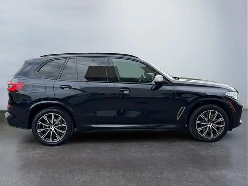 2020 BMW X5 M50i