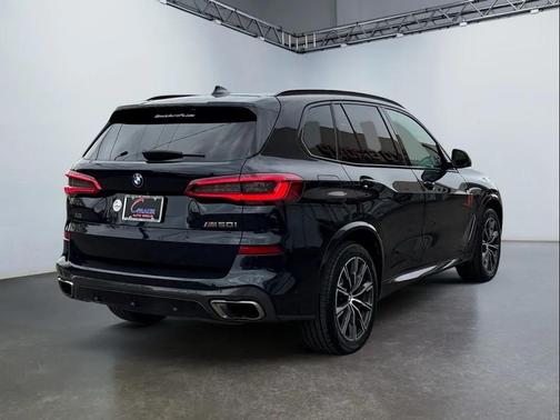 2020 BMW X5 M50i