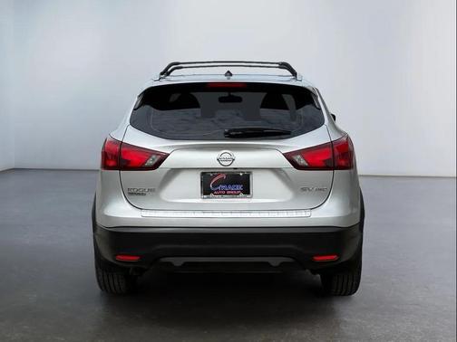 Brilliant Silver 2018 Nissan Rogue Sport SV