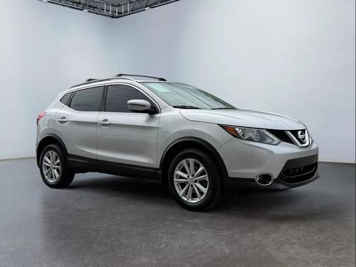 Brilliant Silver 2018 Nissan Rogue Sport SV