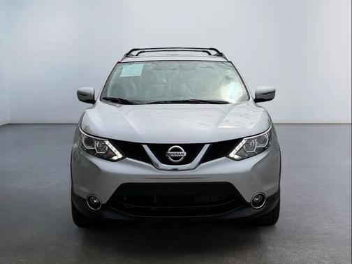 Brilliant Silver 2018 Nissan Rogue Sport SV