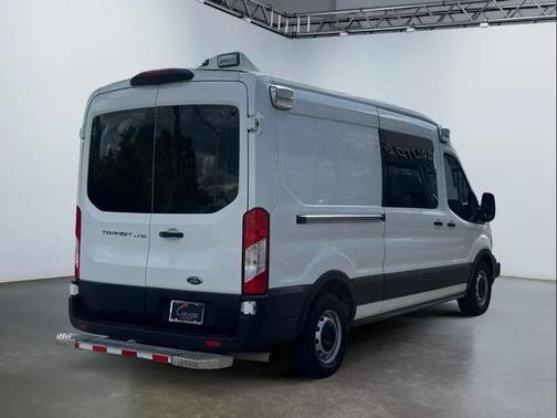 Oxford White 2023 Ford Transit-250 Base