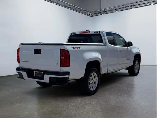 Summit White 2022 Chevrolet Colorado LT
