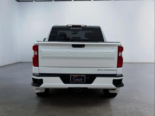 Summit White 2021 Chevrolet Silverado 1500 Custom