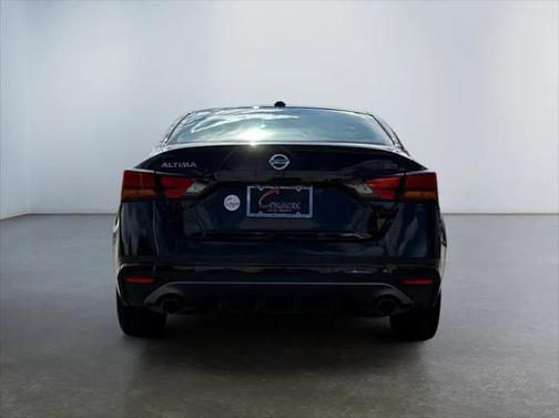 2022 Nissan Altima SR FWD