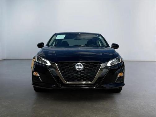 2022 Nissan Altima SR FWD