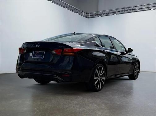 2022 Nissan Altima SR FWD