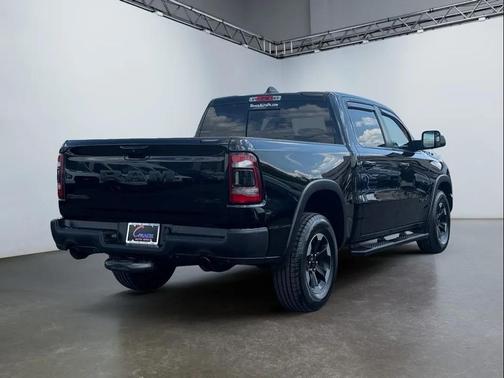 Diamond Black Crystal Pearlcoat 2019 RAM 1500 Rebel