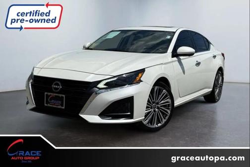 Pearl White Tricoat 2023 Nissan Altima 2.5 SL