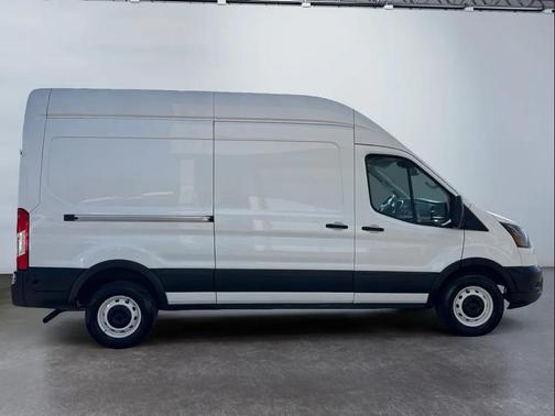 Oxford White 2023 Ford Transit-250 Base