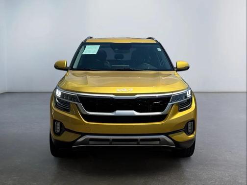 Starbright Yellow/Black Roof 2022 Kia Seltos SX Turbo