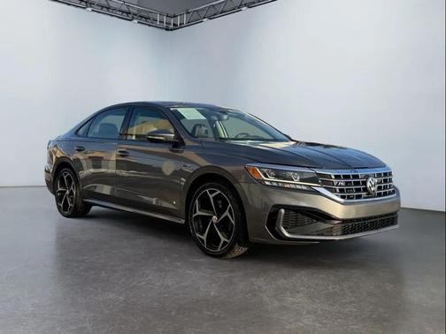 2020 Volkswagen Passat 2.0T R-Line