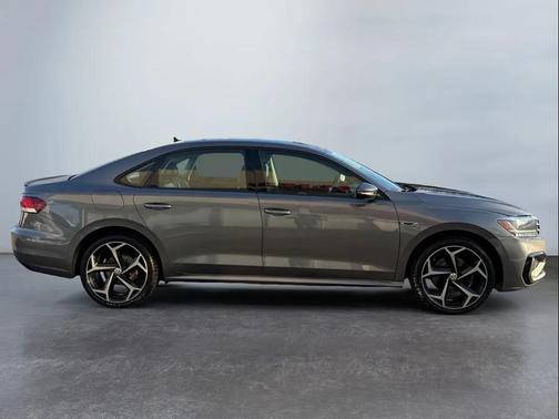 2020 Volkswagen Passat 2.0T R-Line