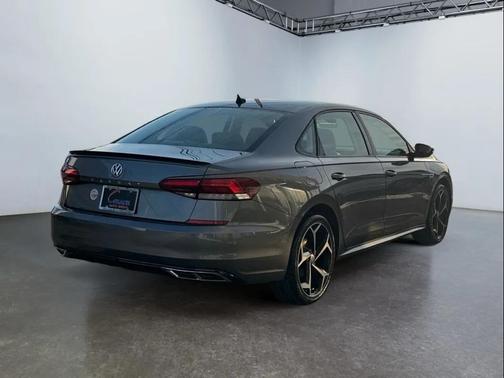 2020 Volkswagen Passat 2.0T R-Line