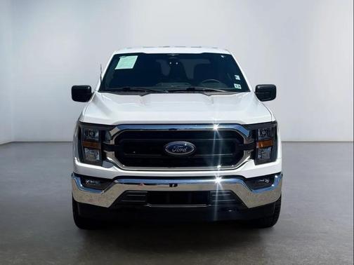 Oxford White 2023 Ford F-150 XLT