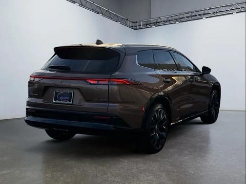 2025 Toyota Crown Signia Limited