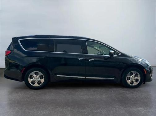 2018 Chrysler Pacifica Hybrid Limited
