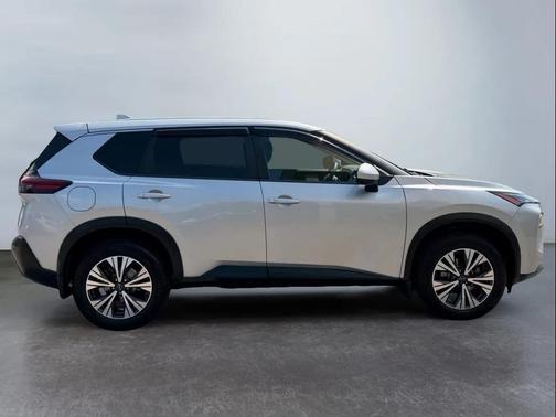 Brilliant Silver Metallic 2023 Nissan Rogue SV