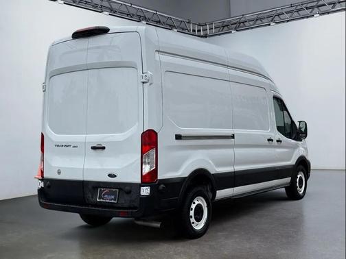 2022 Ford Transit-250 Base