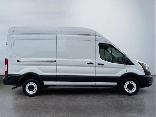 2022 Ford Transit-250 Base