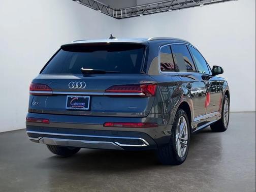 2021 Audi Q7 45 Premium Plus