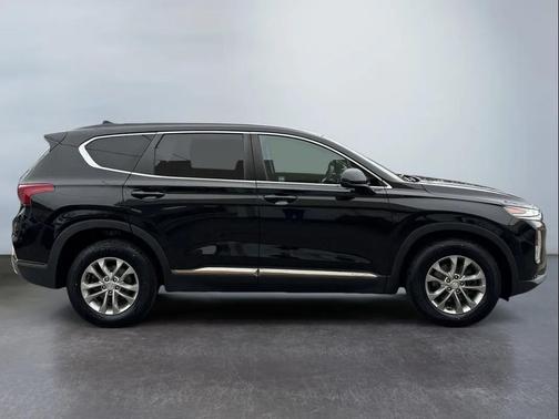 2019 Hyundai SANTA FE SE 2.4
