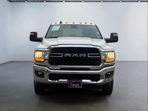 2024 RAM 3500 Big Horn Crew Cab 4x4 8' Box