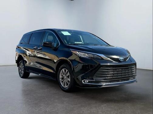 2022 Toyota Sienna XLE
