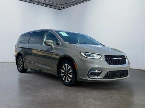 2022 Chrysler Pacifica Hybrid Touring L
